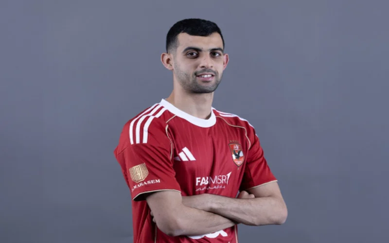 صفقة الشتاء.. الأهلي يضم يوسف بلعمري ويقيده في القائمتين المحلية والأفريقية